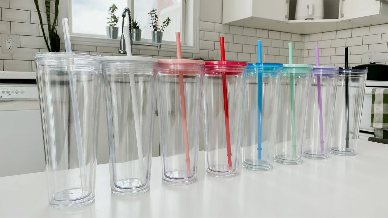 The Usefulness of Bulk Tumblers with Straws: From Office to Outdoor Activities